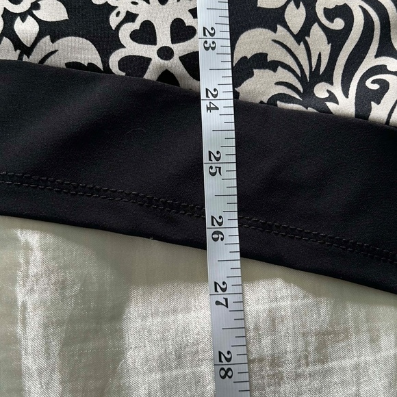 PONCHO, BLACK/TAUPE, ONE SIZE, CANADIAN MADE!, SILKY POLYESTER, ARTIZAN BY ROBIN - Picture 4 of 7